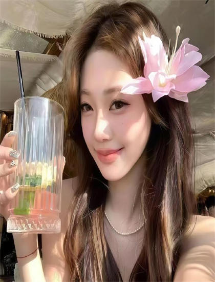 美丽高解像导演手法解析：艺术风格与技术特点分析